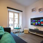 Azzurro Apartment